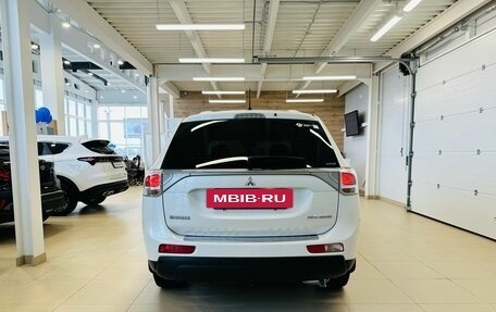 Mitsubishi Outlander III рестайлинг 3, 2013 год, 1 799 900 рублей, 5 фотография