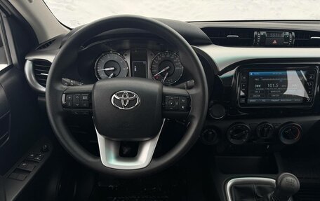 Toyota Hilux VIII, 2023 год, 5 290 000 рублей, 12 фотография