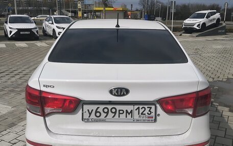 KIA Rio III рестайлинг, 2015 год, 990 000 рублей, 5 фотография