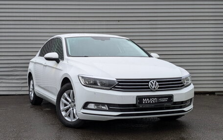 Volkswagen Passat B8 рестайлинг, 2017 год, 2 350 000 рублей, 3 фотография