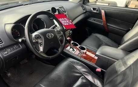 Toyota Highlander III, 2013 год, 2 200 000 рублей, 7 фотография