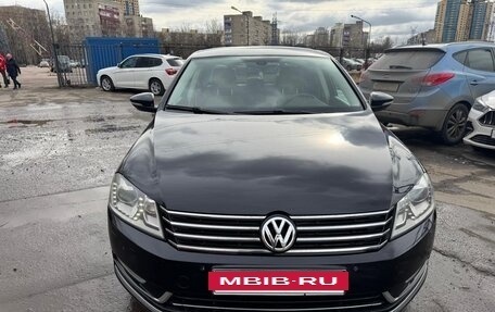 Volkswagen Passat B7, 2011 год, 1 370 000 рублей, 2 фотография