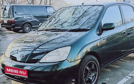 Toyota Prius IV XW50, 2000 год, 335 000 рублей, 1 фотография