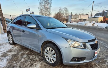 Chevrolet Cruze II, 2009 год, 635 000 рублей, 4 фотография