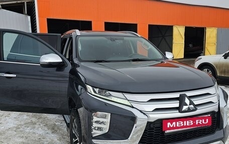 Mitsubishi Pajero Sport III рестайлинг, 2022 год, 4 500 000 рублей, 12 фотография