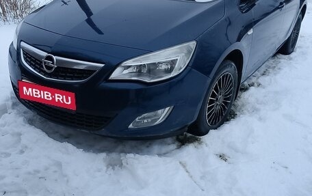 Opel Astra J, 2010 год, 900 000 рублей, 18 фотография