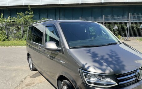 Volkswagen Caravelle T6 рестайлинг, 2015 год, 3 500 000 рублей, 2 фотография