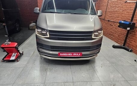 Volkswagen Caravelle T6 рестайлинг, 2015 год, 3 500 000 рублей, 7 фотография