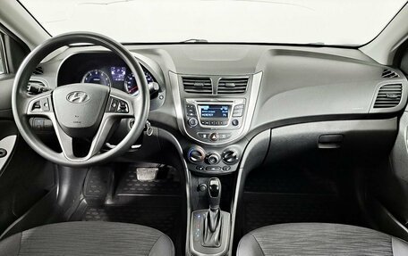 Hyundai Solaris II рестайлинг, 2016 год, 1 090 000 рублей, 17 фотография