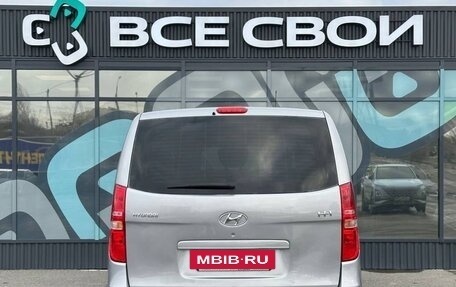 Hyundai H-1 II рестайлинг, 2013 год, 2 200 000 рублей, 6 фотография