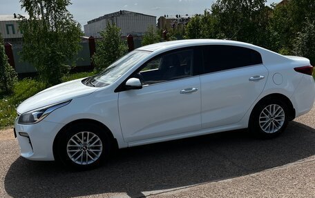 KIA Rio IV, 2017 год, 1 050 000 рублей, 4 фотография