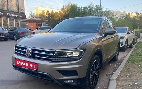 Volkswagen Tiguan II, 2018 год, 3 000 000 рублей, 1 фотография