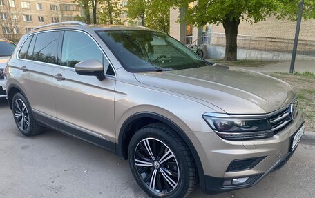 Volkswagen Tiguan II, 2018 год, 3 000 000 рублей, 4 фотография