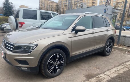 Volkswagen Tiguan II, 2018 год, 3 000 000 рублей, 16 фотография