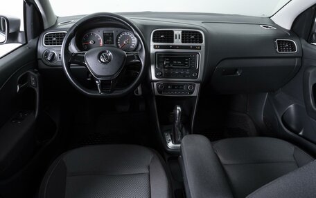 Volkswagen Polo VI (EU Market), 2017 год, 1 359 000 рублей, 6 фотография
