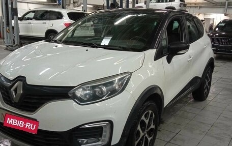 Renault Kaptur I рестайлинг, 2017 год, 1 376 000 рублей, 1 фотография