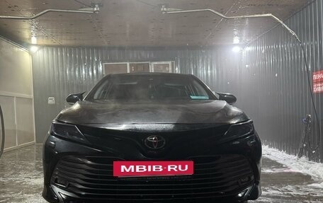 Toyota Camry, 2019 год, 2 700 000 рублей, 4 фотография