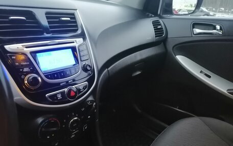 Hyundai Solaris II рестайлинг, 2012 год, 510 000 рублей, 4 фотография