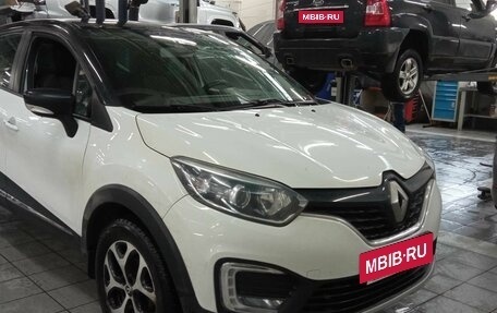 Renault Kaptur I рестайлинг, 2017 год, 1 376 000 рублей, 2 фотография