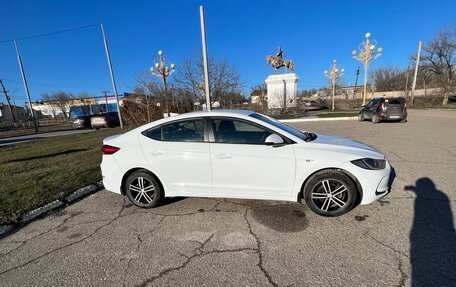 Hyundai Elantra VI рестайлинг, 2018 год, 1 350 000 рублей, 7 фотография