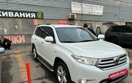 Toyota Highlander III, 2012 год, 2 450 000 рублей, 3 фотография