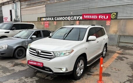 Toyota Highlander III, 2012 год, 2 450 000 рублей, 2 фотография