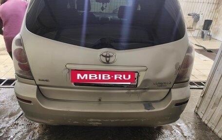 Toyota Corolla Verso I, 2006 год, 750 000 рублей, 4 фотография