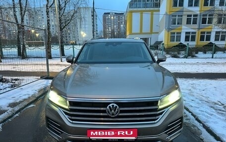 Volkswagen Touareg III, 2018 год, 4 690 000 рублей, 2 фотография