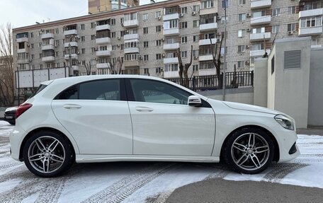 Mercedes-Benz A-Класс, 2015 год, 1 990 000 рублей, 6 фотография