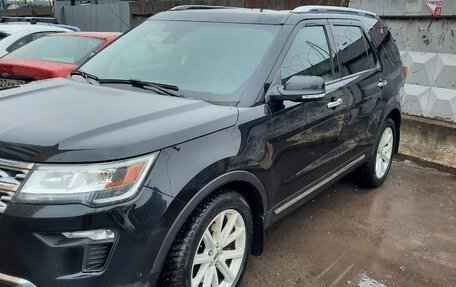 Ford Explorer VI, 2018 год, 3 100 000 рублей, 2 фотография