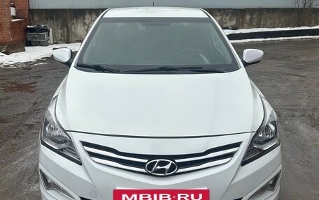 Hyundai Solaris II рестайлинг, 2015 год, 770 000 рублей, 2 фотография