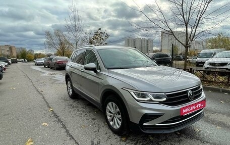 Volkswagen Tiguan II, 2021 год, 3 300 000 рублей, 13 фотография