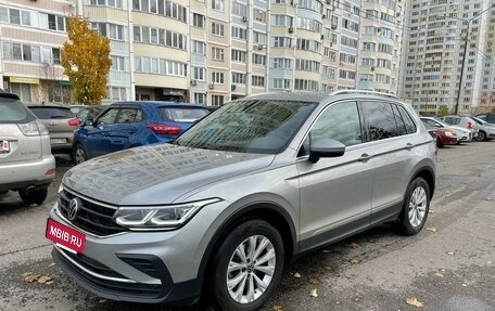 Volkswagen Tiguan II, 2021 год, 3 300 000 рублей, 10 фотография