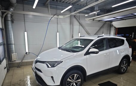 Toyota RAV4, 2018 год, 2 500 000 рублей, 4 фотография