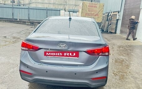 Hyundai Solaris II рестайлинг, 2017 год, 950 000 рублей, 4 фотография