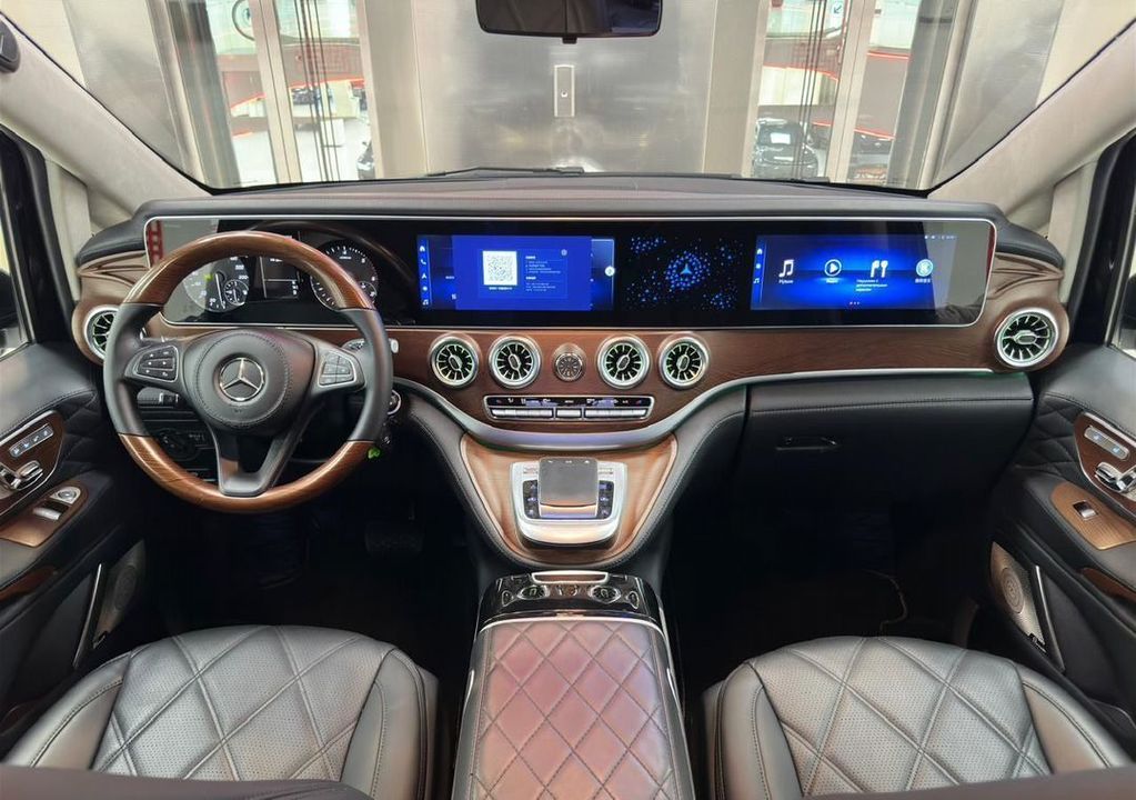 Mercedes-Benz V-Класс, 2022 год, 14 990 000 рублей, 18 фотография
