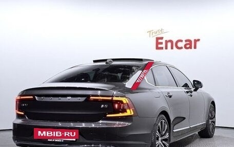 Volvo S90 II рестайлинг, 2021 год, 3 940 000 рублей, 2 фотография