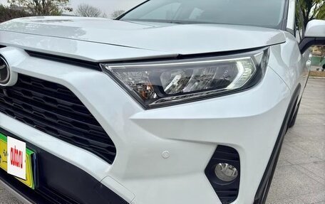 Toyota RAV4, 2021 год, 2 661 000 рублей, 23 фотография