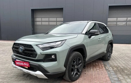 Toyota RAV4, 2022 год, 2 700 000 рублей, 5 фотография