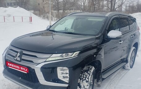 Mitsubishi Pajero Sport III рестайлинг, 2020 год, 4 100 000 рублей, 3 фотография