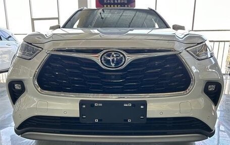Toyota Highlander, 2022 год, 3 510 000 рублей, 2 фотография