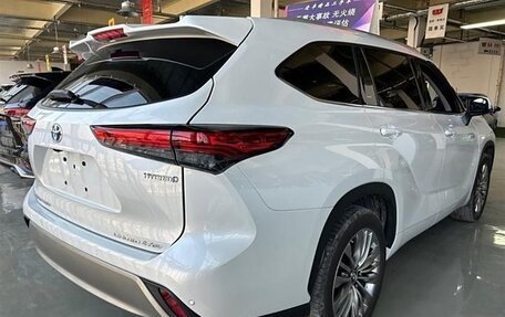 Toyota Highlander, 2022 год, 3 510 000 рублей, 5 фотография