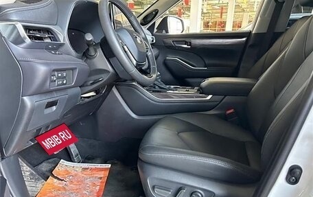 Toyota Highlander, 2022 год, 3 510 000 рублей, 8 фотография