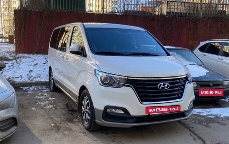 Hyundai H-1 II рестайлинг, 2018 год, 3 110 000 рублей, 4 фотография