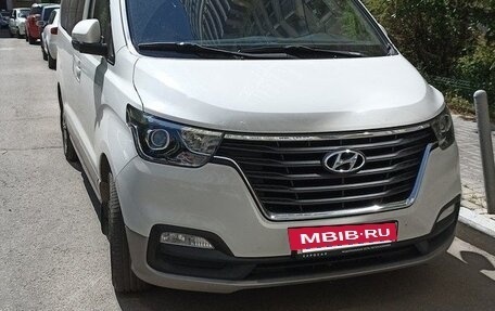 Hyundai H-1 II рестайлинг, 2018 год, 3 110 000 рублей, 7 фотография