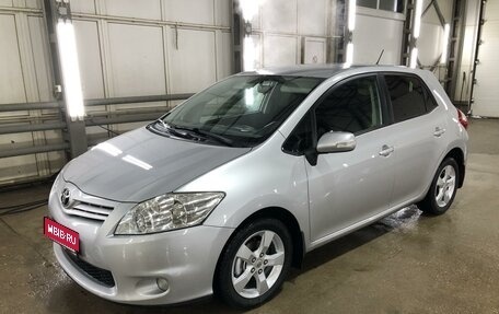 Toyota Auris II, 2011 год, 930 000 рублей, 1 фотография