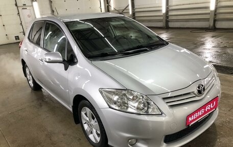 Toyota Auris II, 2011 год, 930 000 рублей, 3 фотография