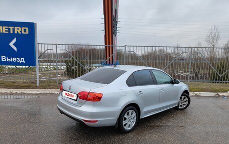 Volkswagen Jetta VI, 2011 год, 1 100 000 рублей, 2 фотография