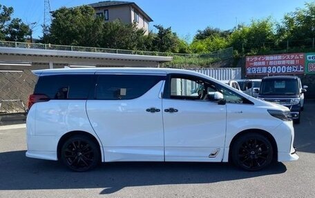 Toyota Alphard III, 2021 год, 3 790 000 рублей, 6 фотография