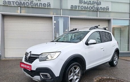 Renault Sandero II рестайлинг, 2019 год, 809 000 рублей, 1 фотография